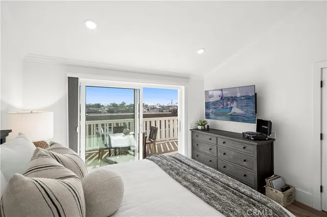 $2,895,000 | 990 Bayside Cove, Unit 609, Newport Beach, CA 92660