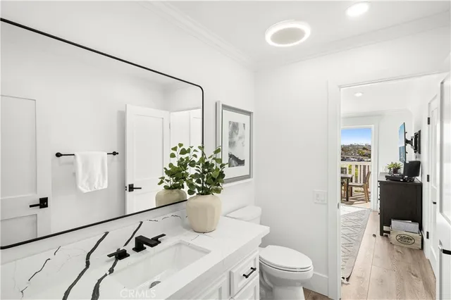 $2,895,000 | 990 Bayside Cove, Unit 609, Newport Beach, CA 92660