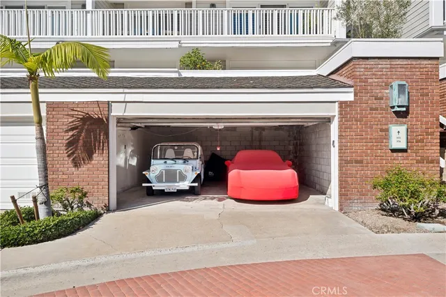 $2,895,000 | 990 Bayside Cove, Unit 609, Newport Beach, CA 92660