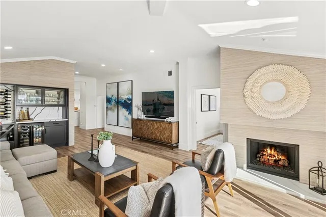 $2,895,000 | 990 Bayside Cove, Unit 609, Newport Beach, CA 92660