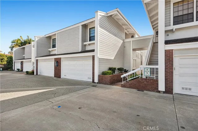 $2,895,000 | 990 Bayside Cove, Unit 609, Newport Beach, CA 92660