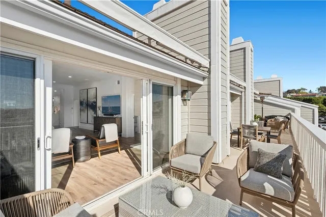 $2,895,000 | 990 Bayside Cove, Unit 609, Newport Beach, CA 92660