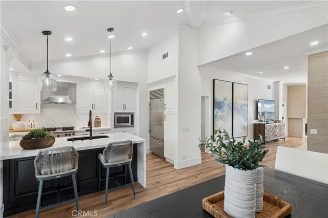 $2,895,000 | 990 Bayside Cove, Unit 609, Newport Beach, CA 92660