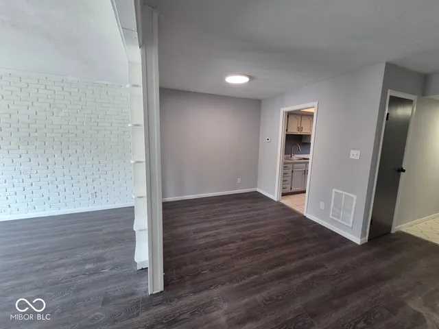 $124,900 | 7411 Countrybrook Drive, Indianapolis, IN 46260