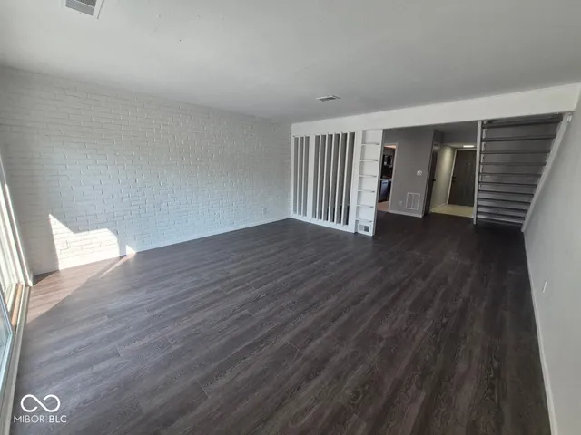 $124,900 | 7411 Countrybrook Drive, Indianapolis, IN 46260