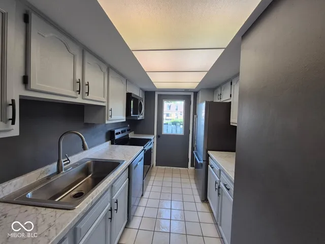 $124,900 | 7411 Countrybrook Drive, Indianapolis, IN 46260