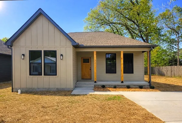 $380,000 | 321 Jackson Street, White Bluff, TN 37187