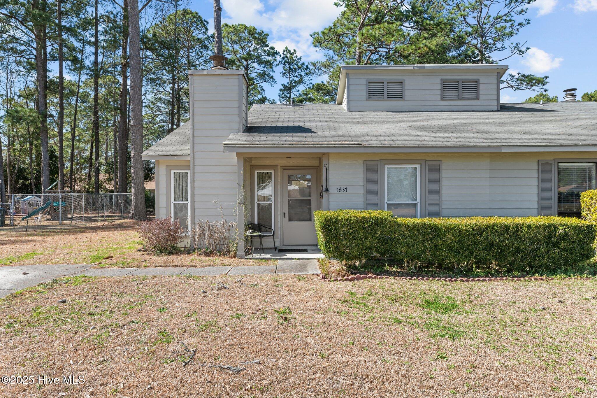 1637 RaceTrack Road New Bern, NC 28562 - Photo 2 of 36 Front view entrance