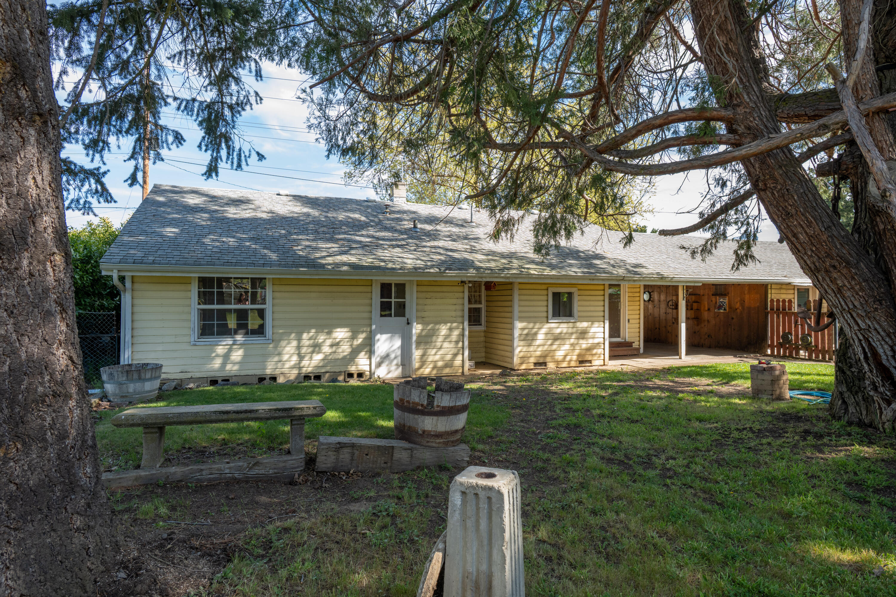 1467 South Stage Road Medford, OR 97501 - Photo 20 of 25 S Stage021
