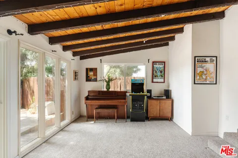 $985,000 | 11530 Swinton Avenue, Granada Hills, CA 91344