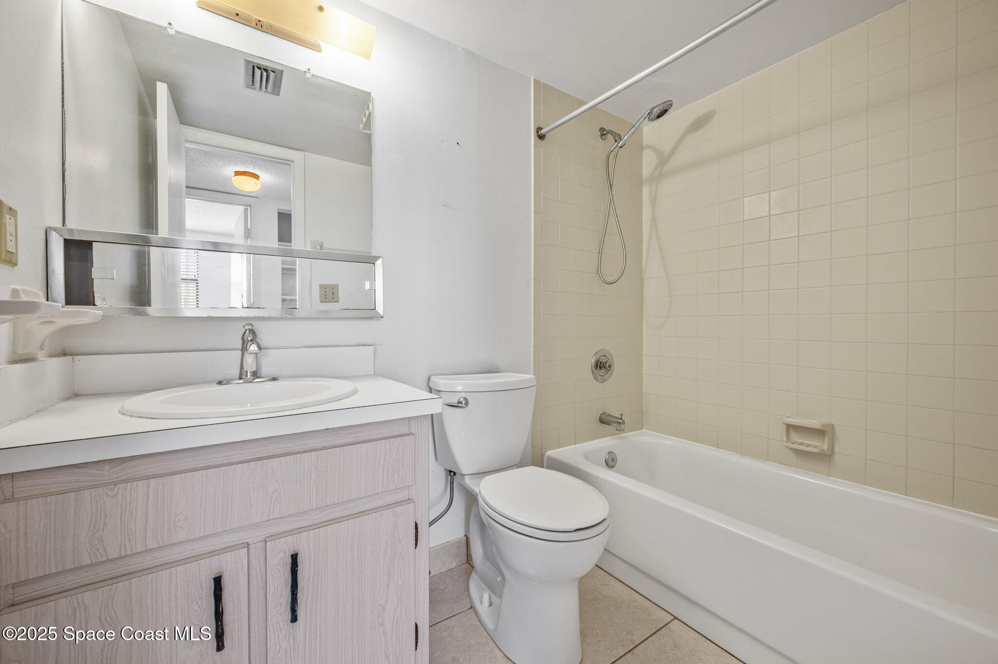 588 North Wickham Road, Unit 45 Melbourne, FL 32935 - Photo 17 of 32 Second Bathroom
