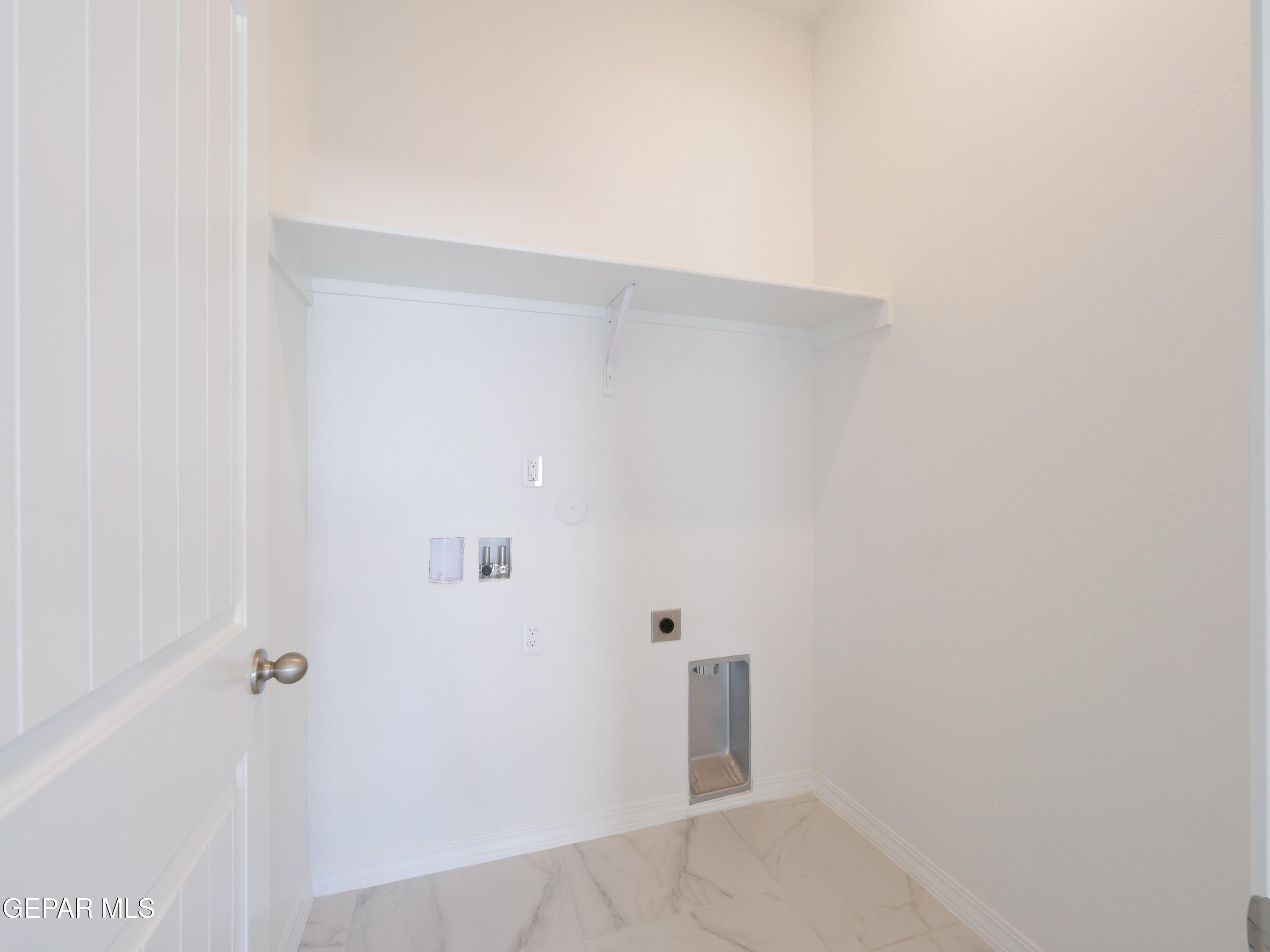 6041 Summer Ridge Santa Teresa, NM 88008 - Photo 7 of 13 a view of an empty room