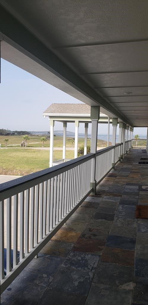 2290 North Fulton Beach Road, Unit B317 Rockport, TX 78382 - Photo 3 of 40 a view of a balcony