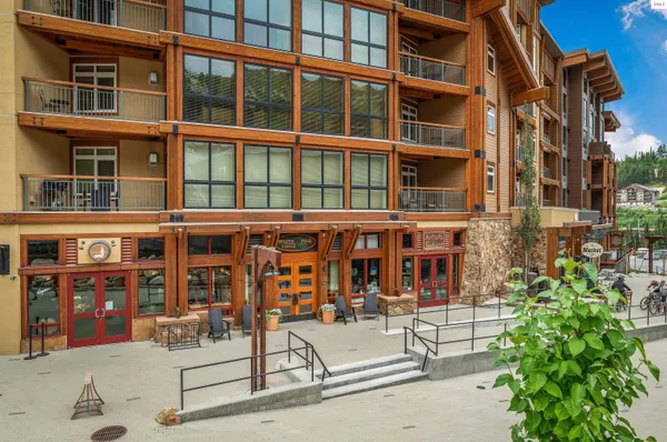 $875,000 | 124 Village Lane, Unit 203, Sandpoint, ID 83864
