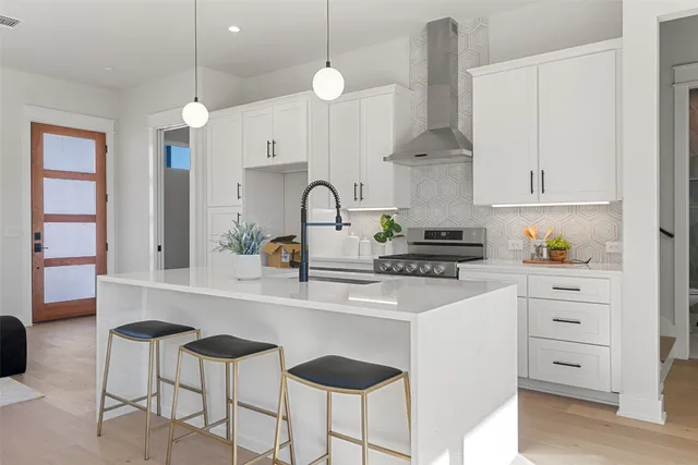 $595,000 | 6321 Friendswood Drive, Austin, TX 78723