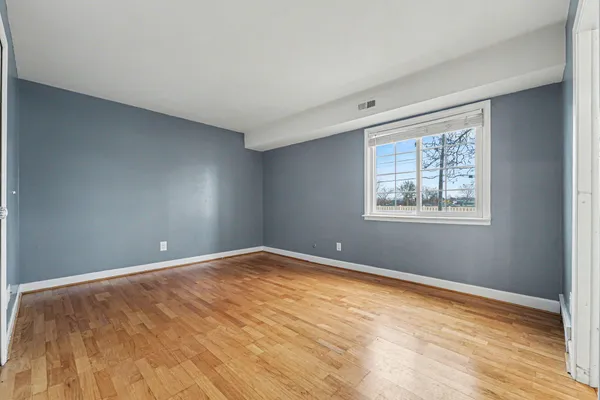 $125,000 | 2070 Fort Street, Unit G4, Trenton, MI 48183