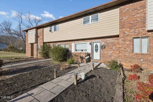 $229,000 | 114 Colt Lane, Unit 6, Johnson City, TN 37601