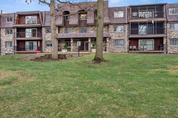 $109,900 | 260 Westview Drive, Unit 216, West St. Paul, MN 55118