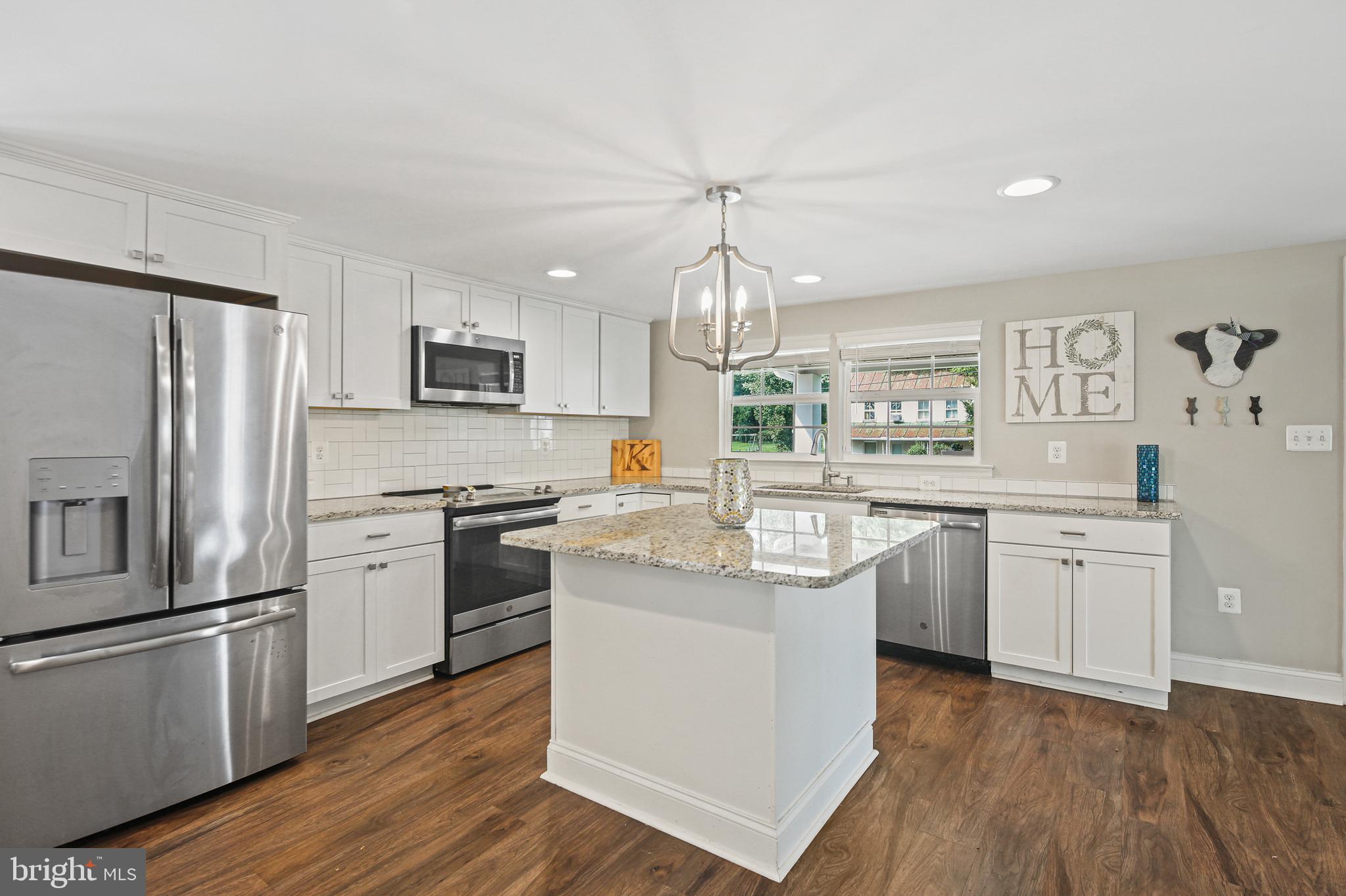 4535 Salem Bottom Road Westminster, MD 21157 - Photo 10 of 43 Kitchen with stainless steel appliances