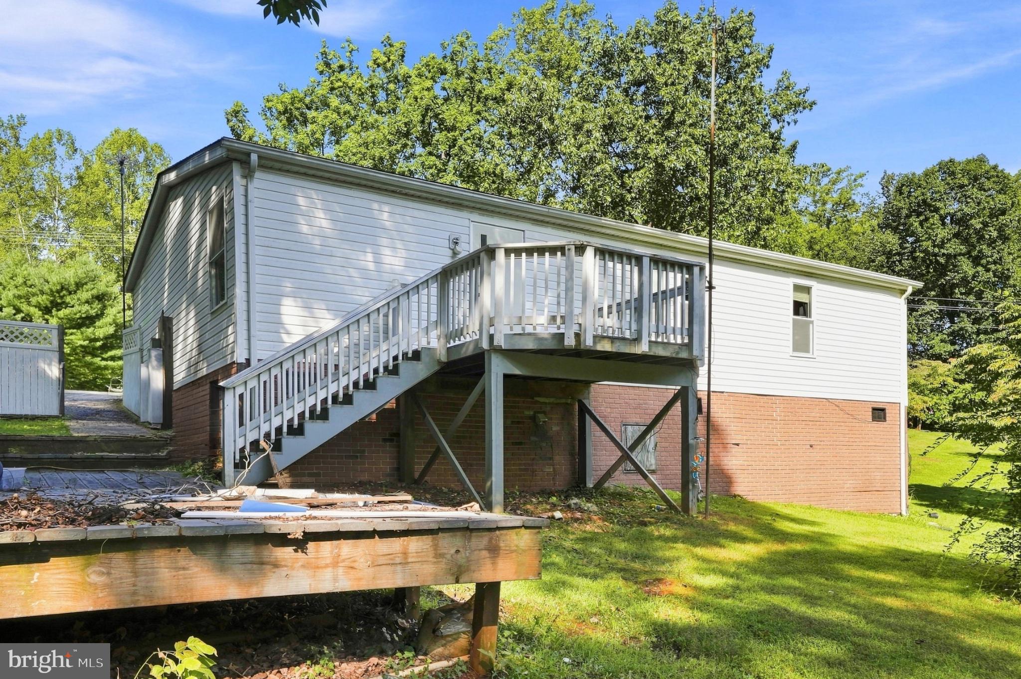 14105 Reva Road Boston, VA 22713 - Photo 6 of 38 Charming hillside retreat with deck.
