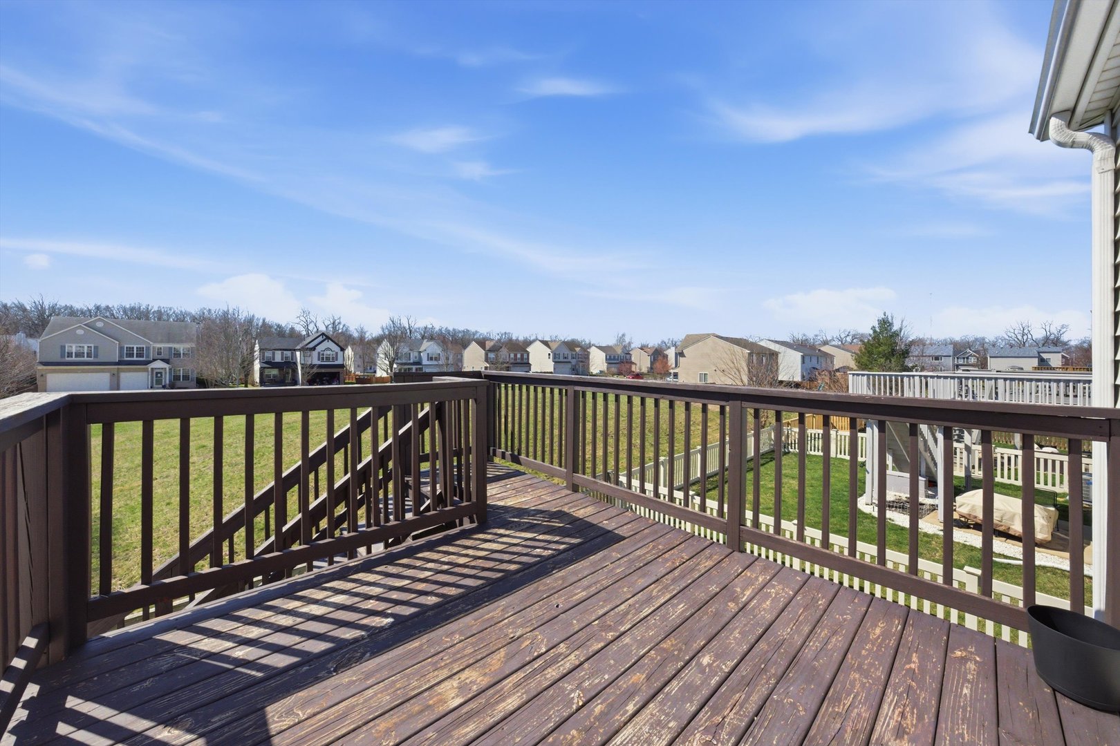 2450 Saddle Ridge Drive Joliet, IL 60432 - Photo 27 of 31 a view of wooden balcony with city view