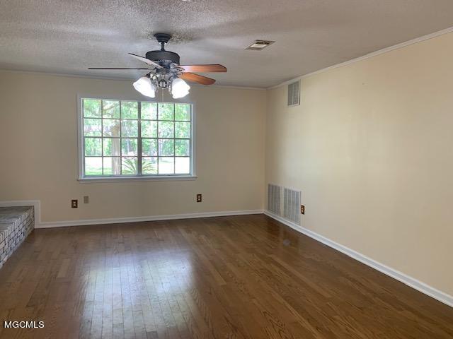 9044 Graham Road Moss Point, MS 39562 - Photo 14 of 30 IMG_6435