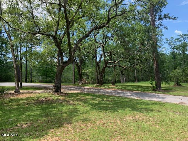 9044 Graham Road Moss Point, MS 39562 - Photo 4 of 30 IMG_6410