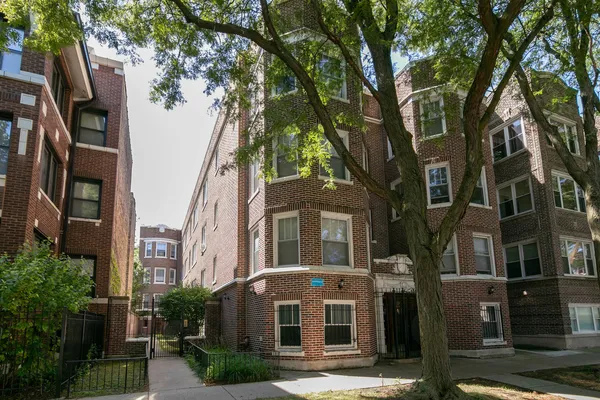 $1,900 | 7644 North Greenview Avenue, Unit 2W, Chicago, IL 60626