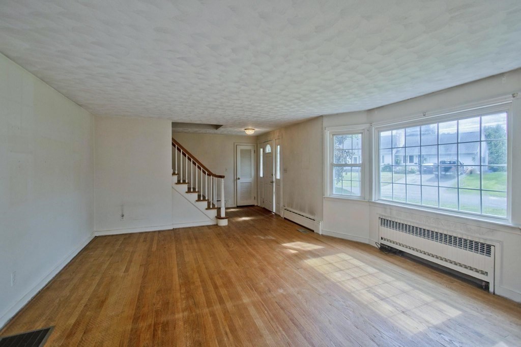 89 Richmond Road Ludlow, MA 01056 - Photo 9 of 30 Gallery Image 9