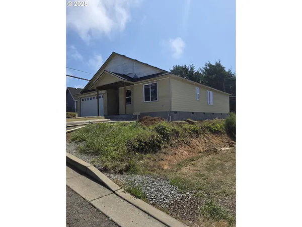 $579,000 | 30302 Driftwood Drive, Gold Beach, OR 97444