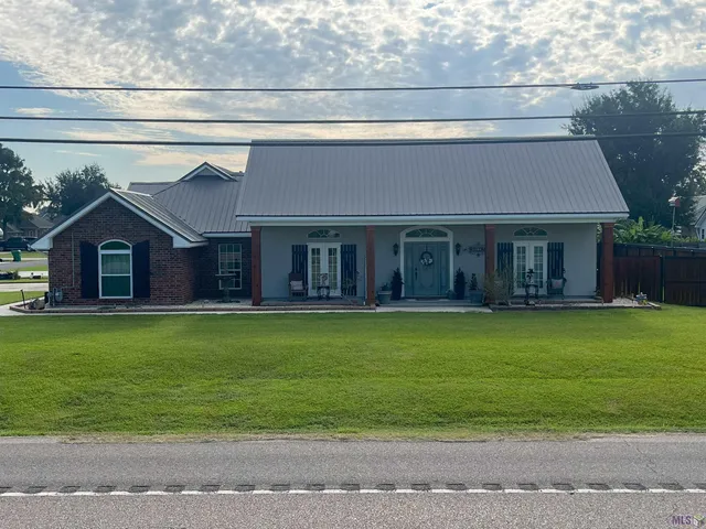 $485,000 | 102 Bayou Estates Drive, Des Allemands, LA 70030