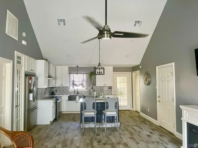 $485,000 | 102 Bayou Estates Drive, Des Allemands, LA 70030