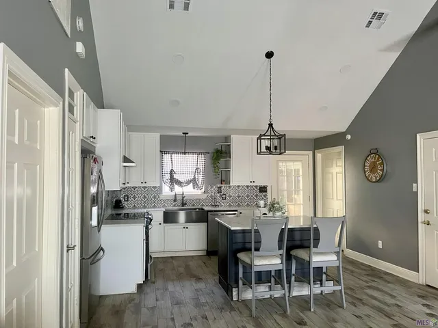 $485,000 | 102 Bayou Estates Drive, Des Allemands, LA 70030