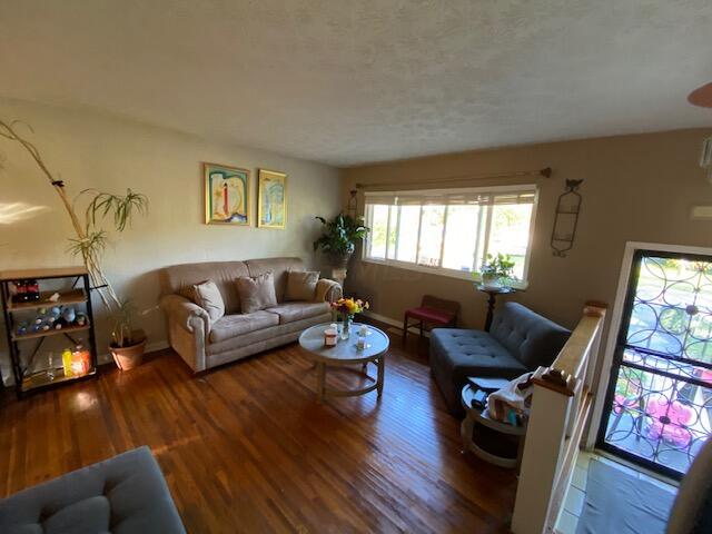 1639 Zettler Road Columbus, OH 43227 - Photo 4 of 35 Gallery Image 4