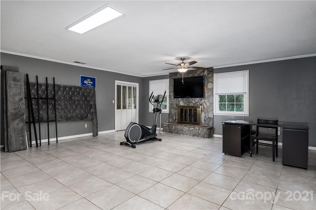 5715 Sandhurst Road Hickory, NC 28602 - Photo 14 of 29 Gallery Image 14
