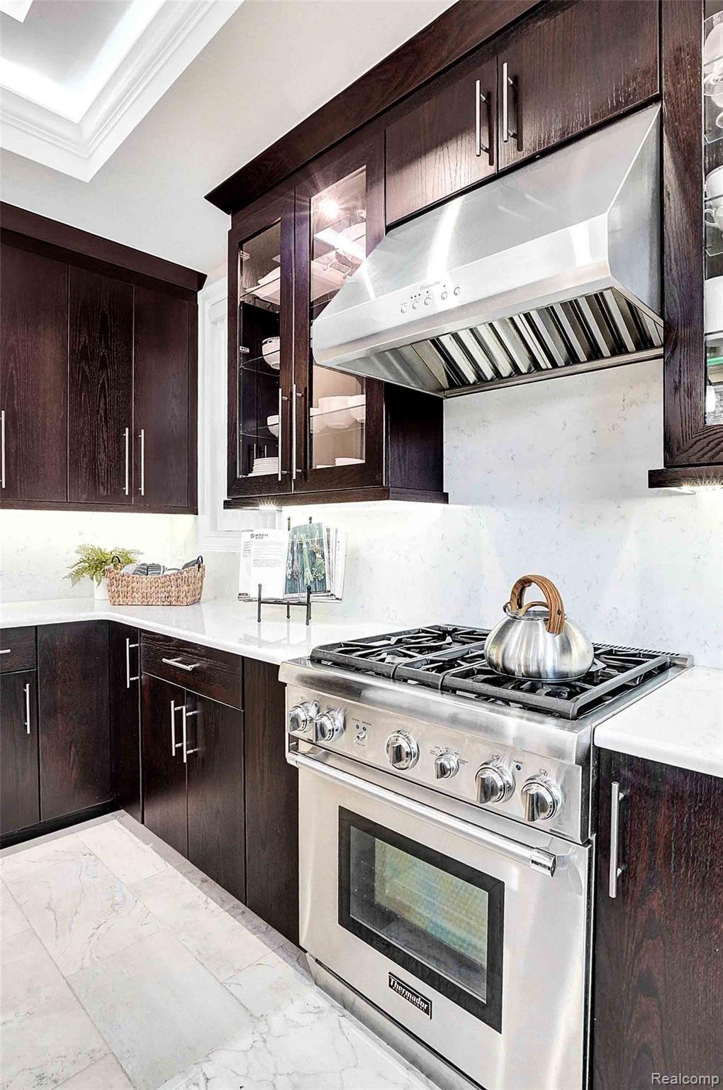 36025 West 14 Mile Road Farmington, MI 48331 - Photo 16 of 38 Professional Appliances & Vented Hood Fan.jpg