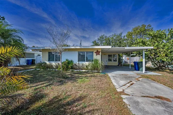 $2,200 | 2476 Coronado Way, Dunedin, FL 34698