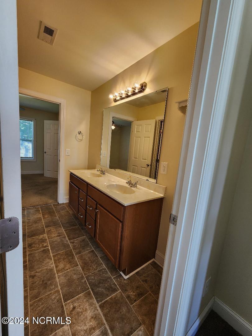 791 West 3rd Street Ayden, NC 28513 - Photo 20 of 28 sidebath