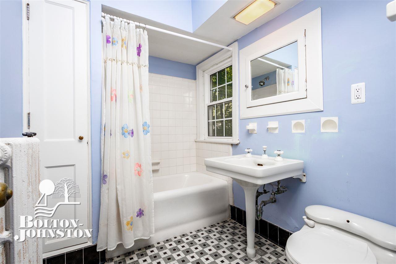 94 Touraine Road Grosse Pointe, MI 48236 - Photo 50 of 95 50012602-49.JPG