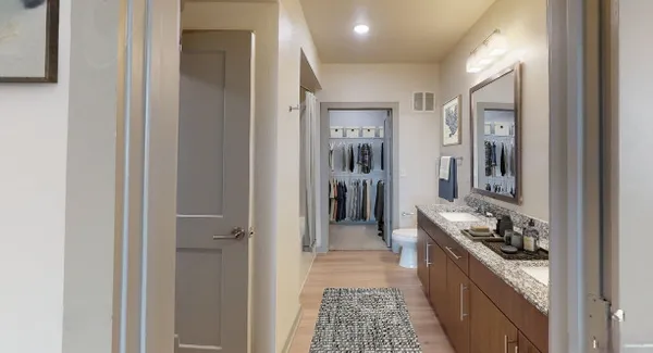 $2,635 | 690 East Algonquin Road, Unit 3211, Schaumburg, IL 60173