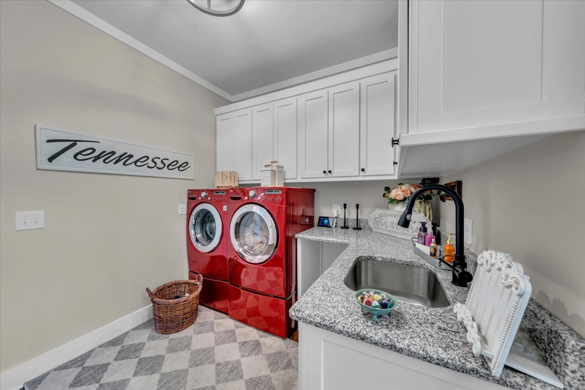 150 Edie Mae Lane Winchester, TN 37398 - Photo 41 of 79 a utility room with dryer and washer