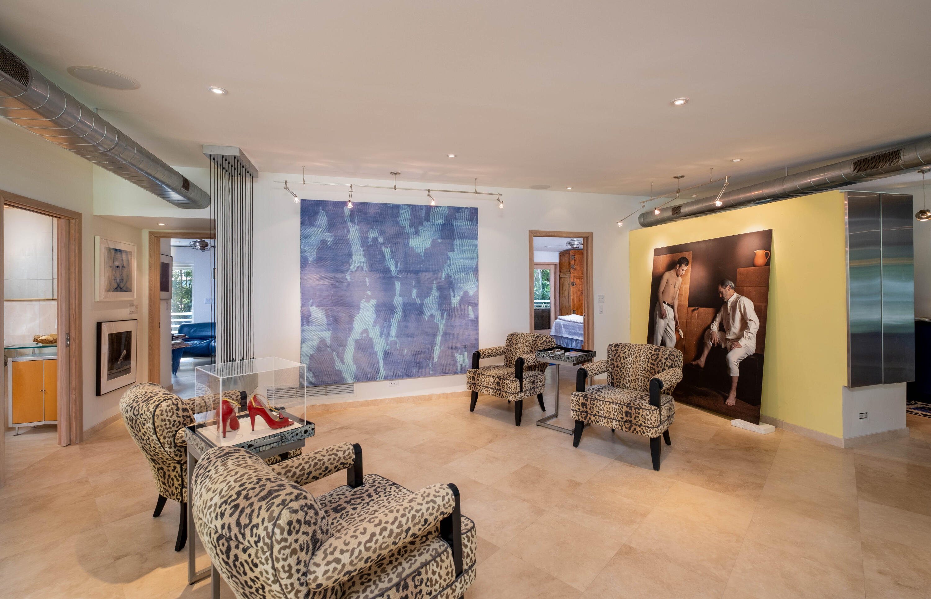 180 South Airport Road Tavernier, FL 33070 - Photo 15 of 33 a living room with furniture