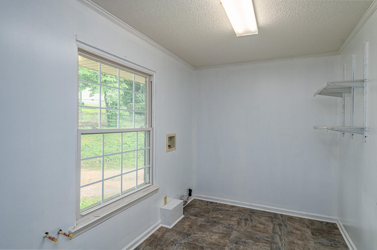 9422 Fuller Road Chattanooga, TN 37421 - Photo 12 of 23 Laundry Room