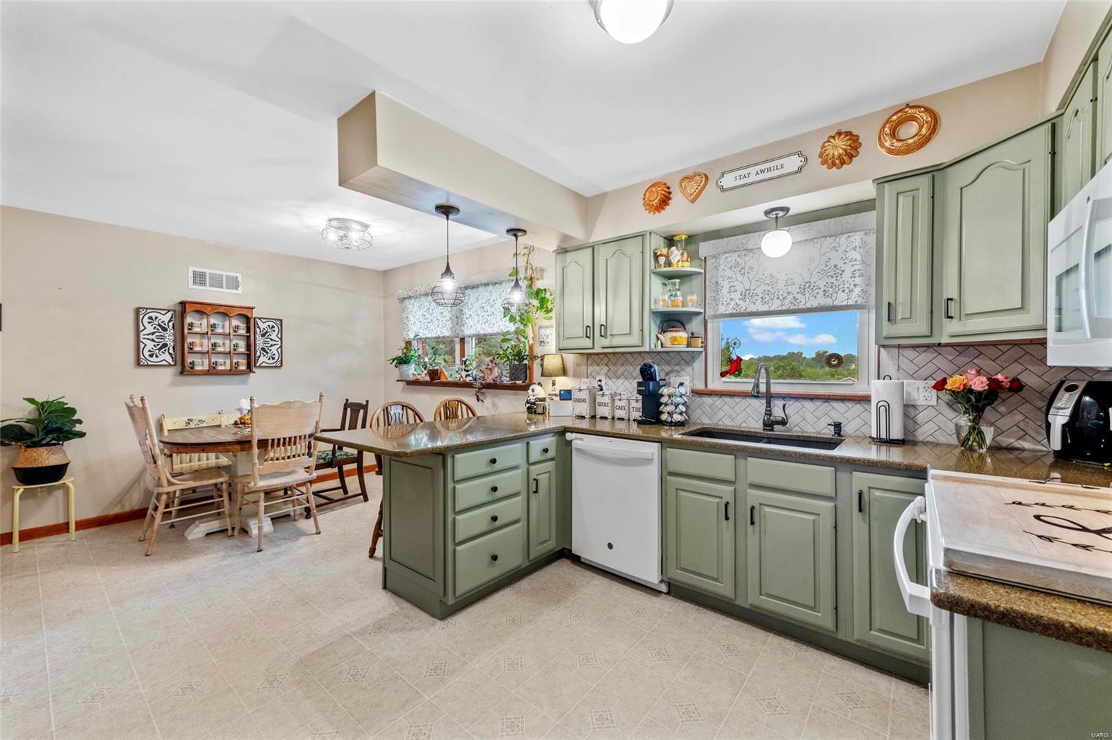 649 Leolia Drive Arnold, MO 63010 - Photo 6 of 22