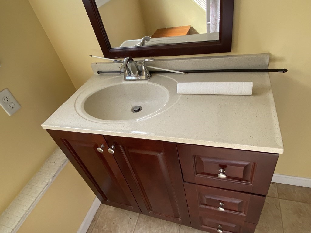 69 Holly Road Taunton, MA 02780 - Photo 15 of 20 Gallery Image 15