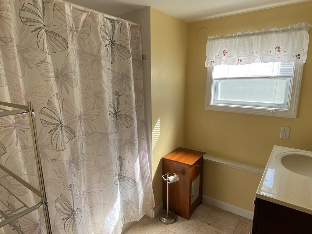 69 Holly Road Taunton, MA 02780 - Photo 16 of 20 Gallery Image 16