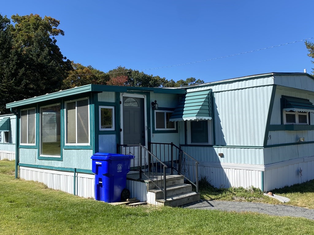 69 Holly Road Taunton, MA 02780 - Photo 4 of 20 Gallery Image 4