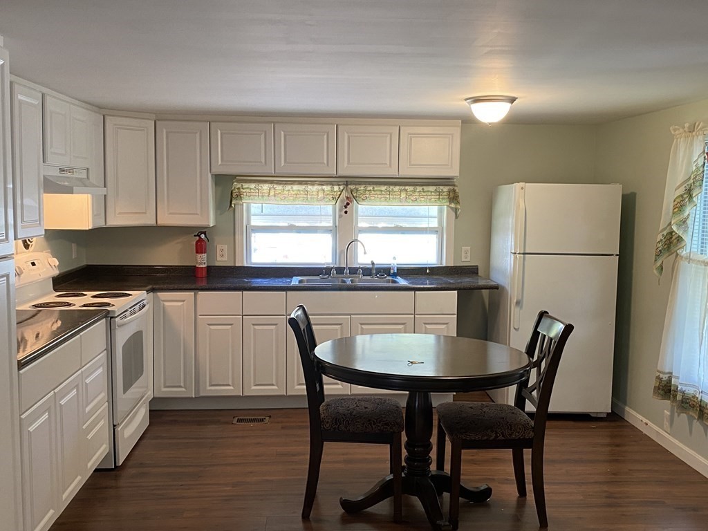 69 Holly Road Taunton, MA 02780 - Photo 8 of 20 Gallery Image 8