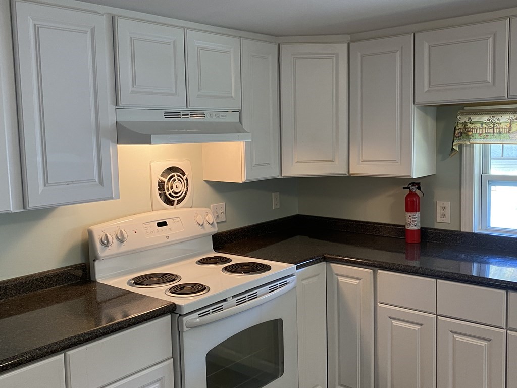 69 Holly Road Taunton, MA 02780 - Photo 9 of 20 Gallery Image 9