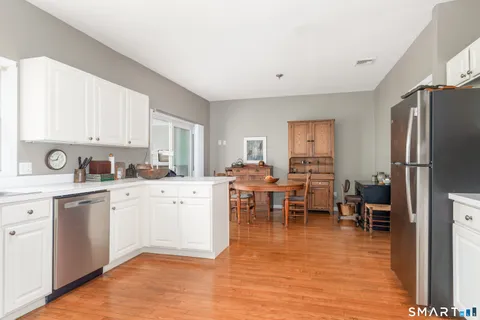 $624,900 | 6 Rollwood Drive, Guilford, CT 06437